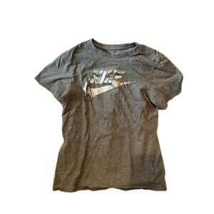 The Nike Tee Gray Silver Swoosh T-Shirt Mens S